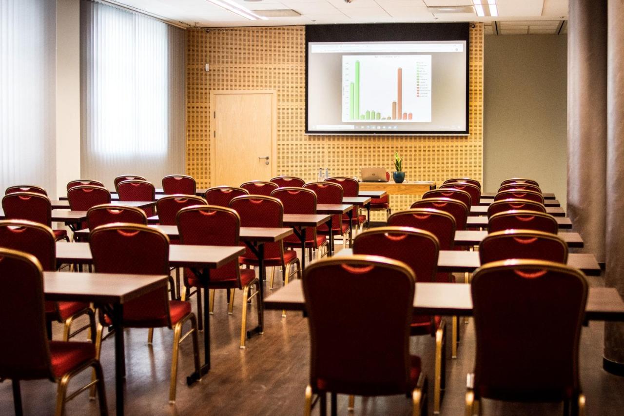 Ruben Hotel Zielona Gora Ngoại thất bức ảnh