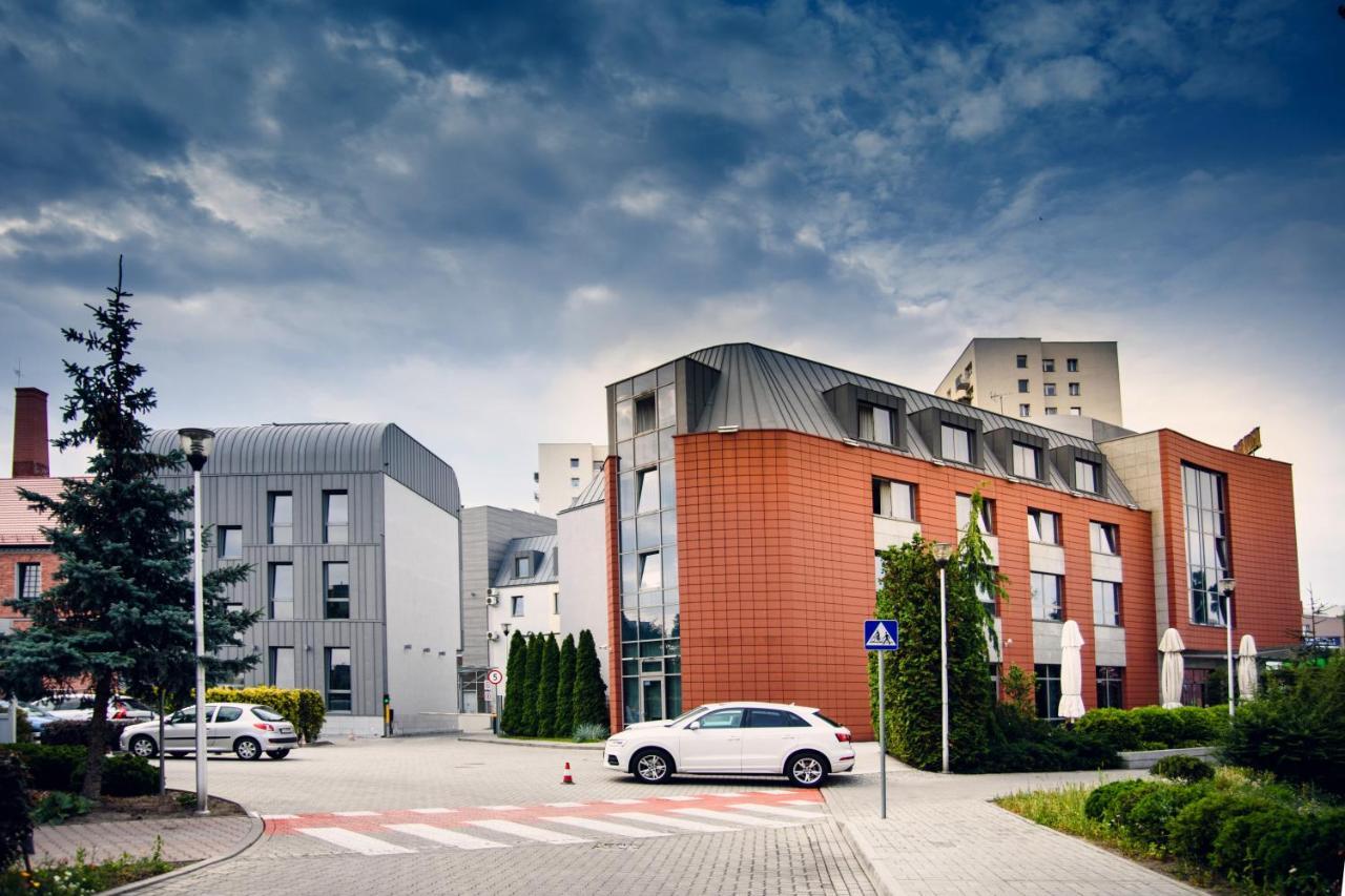 Ruben Hotel Zielona Gora Ngoại thất bức ảnh
