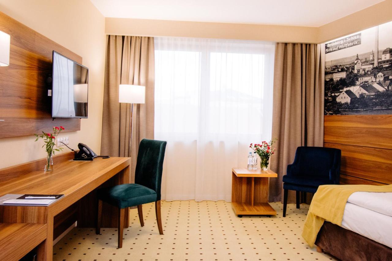 Ruben Hotel Zielona Gora Ngoại thất bức ảnh