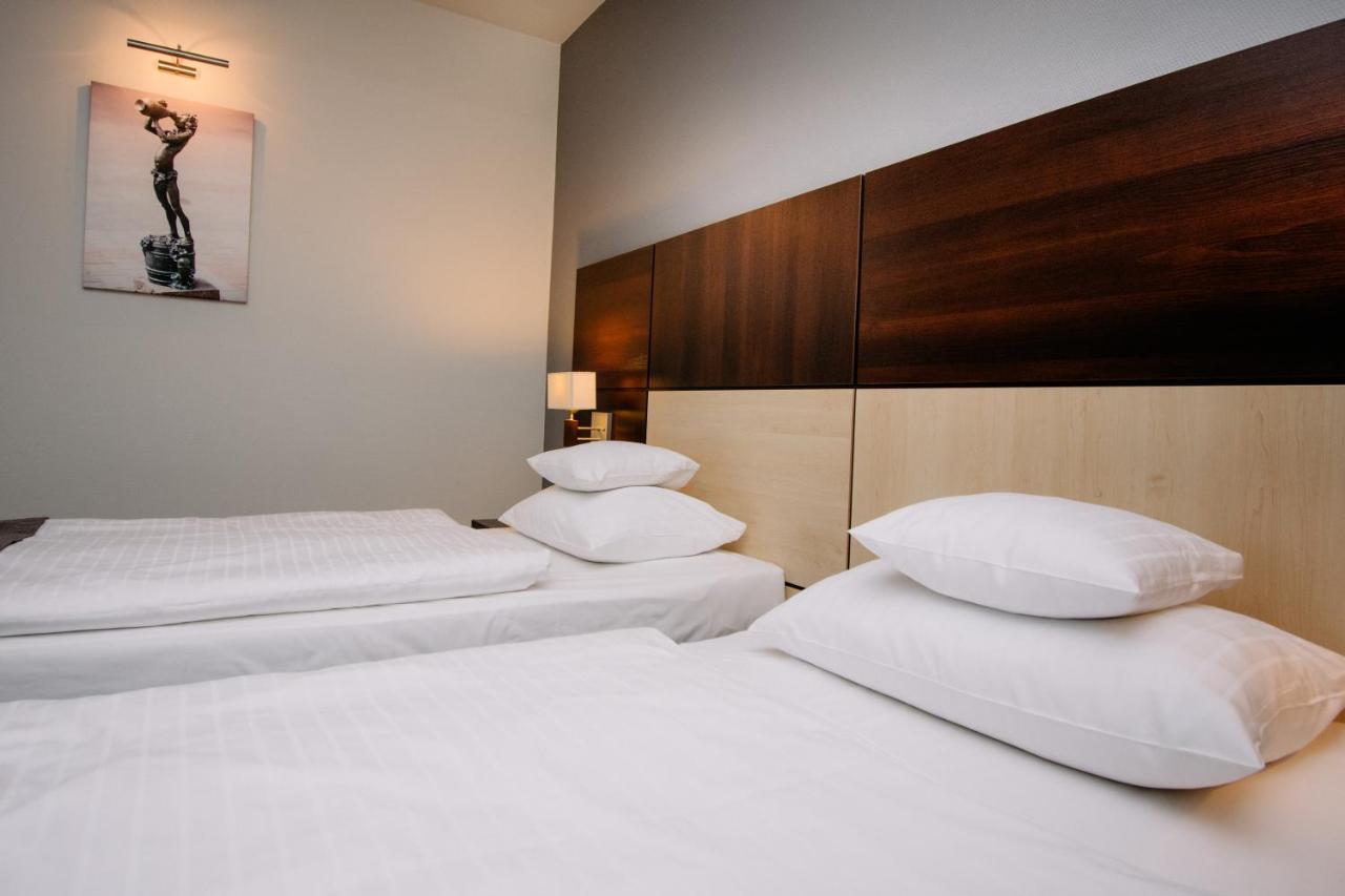 Ruben Hotel Zielona Gora Ngoại thất bức ảnh