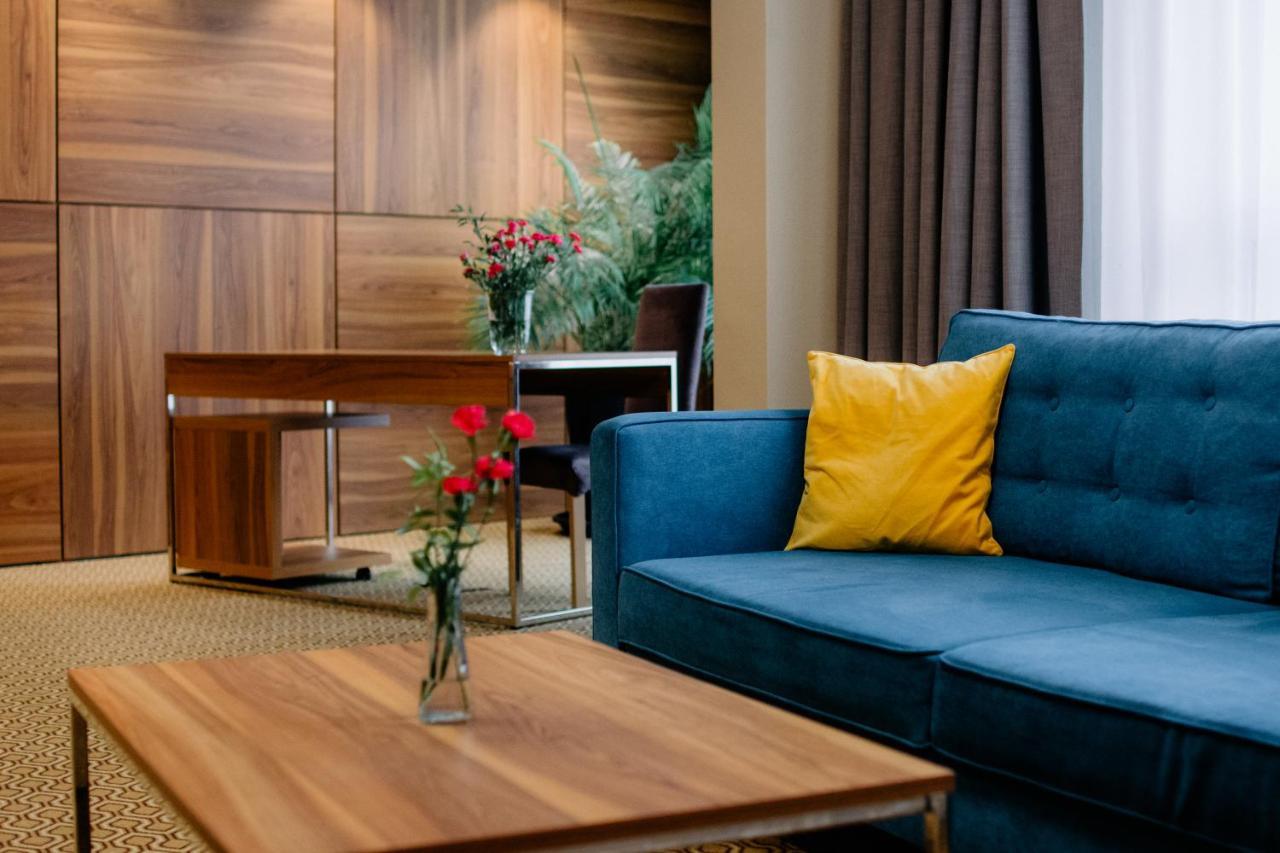 Ruben Hotel Zielona Gora Ngoại thất bức ảnh