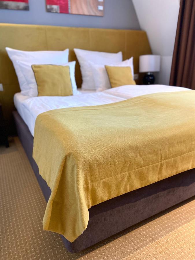 Ruben Hotel Zielona Gora Ngoại thất bức ảnh