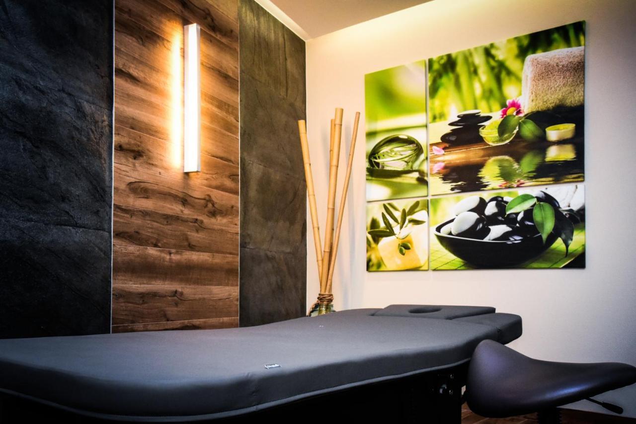 Ruben Hotel Zielona Gora Ngoại thất bức ảnh